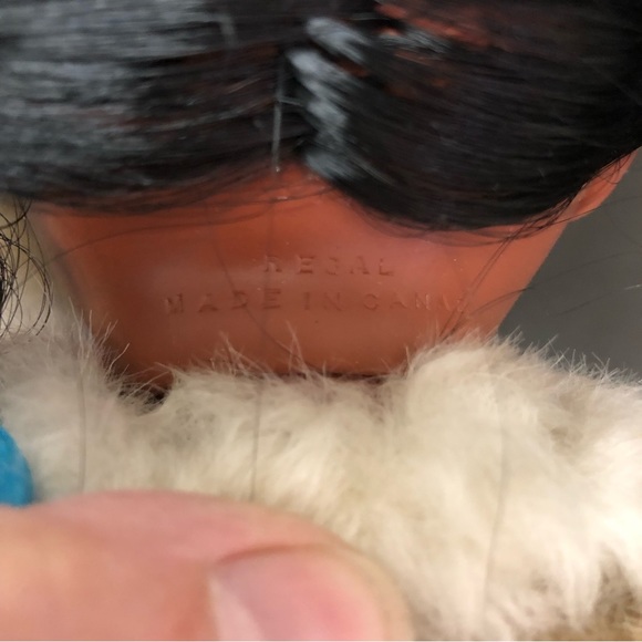 Vintage Regal Made in Canada Doll - Beautiful Condition & beautiful details - Picture 16 of 16